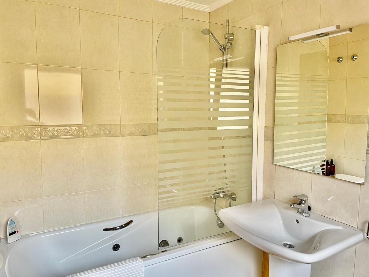 Apartamento Cimadevilla Apartment *